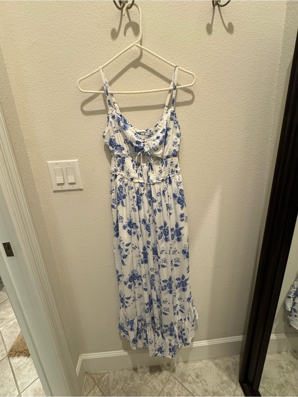 Hollister White & Blue Floral Maxi Dress